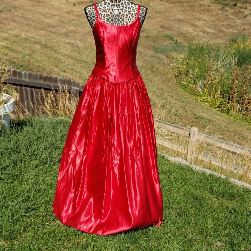 Red formal floor length gown by Jessica McClintock
